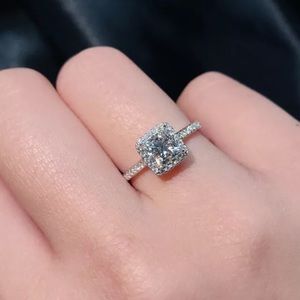 - 💐 White Sapphire Princess Cut in .925